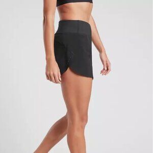 Athleta Run With It 4.5 Short in Black NWT